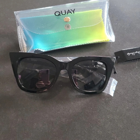 SOLD Quay Australia Harper sunglasses - Picture 6 of 6